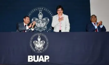Como orgulloso egresado BUAP, gobernador Armenta abre puertas a servicio social universitario