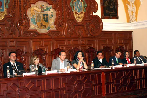 Participa Presidente de la Junta de Gobierno en la presentación del libro Tácticas Parlamentarias Hi
