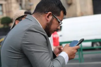 Solo dos de cada 10 han registrado su celular: millones arriesgan perder su línea el 30 de junio