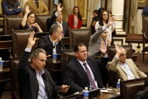 Congreso designa a Luis Banck como nuevo presidente municipal