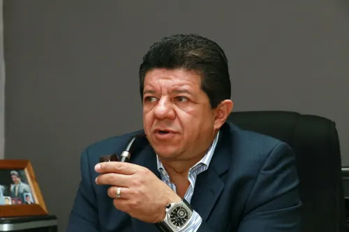 Asaltan a Adolfo Karam; le roban 500 mil pesos