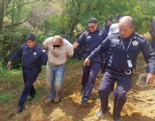 Policía Estatal vial recupera tractocamión en Teziutlán