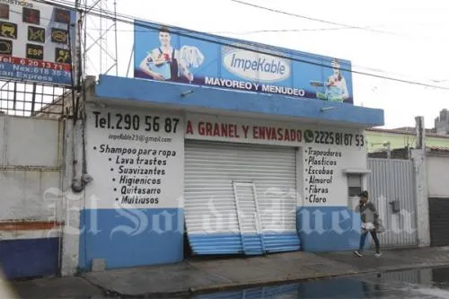 Delincuentes roban 3,500 pesos y una computadora en la colonia Volcanes