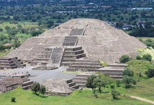 Descubren un pasillo subterráneo en las pirámides de Teotihuacán