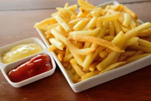 ¿Por qué debes de evitar las papas fritas y el pan tostado?