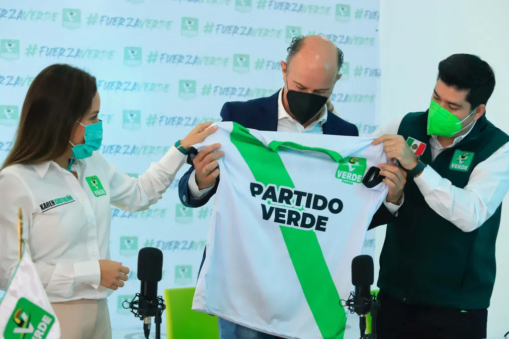 La jugada futbolera de pizarrón del PVEM con el Capi