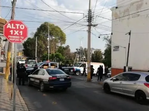 Comando ataca comandancia de la  policía municipal de Tecamachalco y daña 6 patrullas