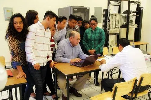 Universitarios Administración UTTECAM colaboran como verificadores en la Agenda Desarrollo