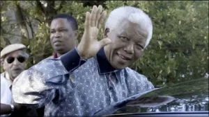 Nelson Mandela sale del hospital