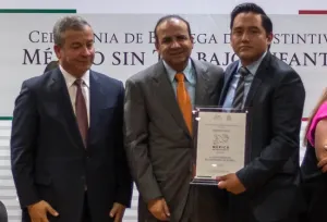 Reciben ayuntamiento y SMDIF reconocimiento México sin Trabajo Infantil