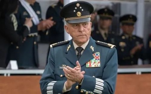 Cienfuegos ya está en México, notifican a juez en EU