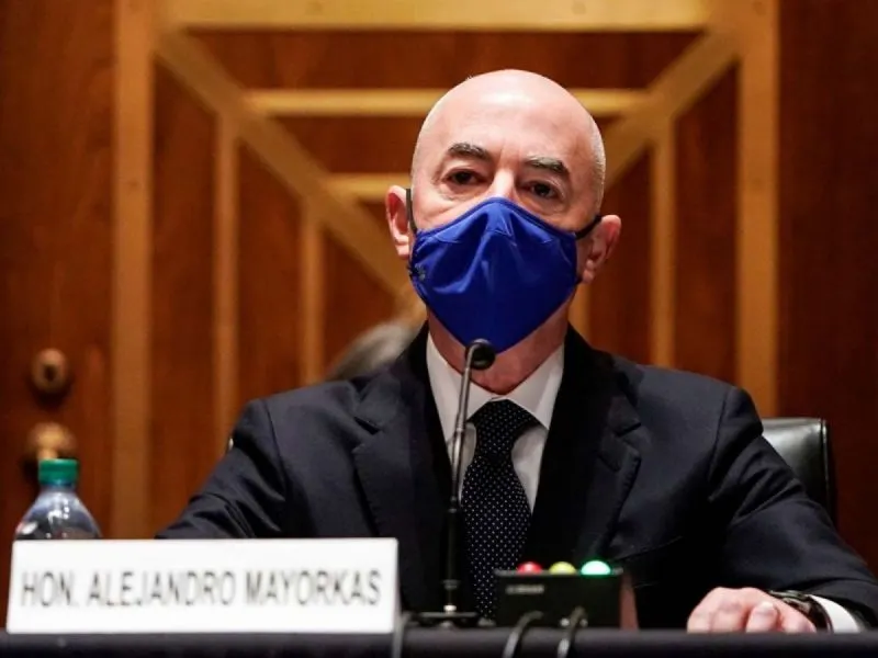 El secretario de Seguridad de EU, da positivo a covid-19