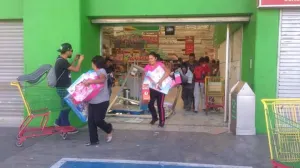 SSPTM pendiente para evitar saqueos; detienen saqueo en Bodega Aurrerá Las Torres