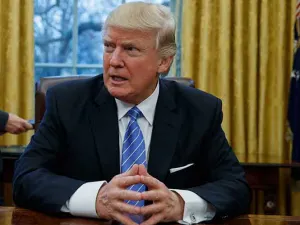 Trump acusa a medios de “falsear” información sobre el veto migratorio