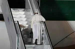 Papa Francisco termina su visita en Brasil; regresa a Roma
