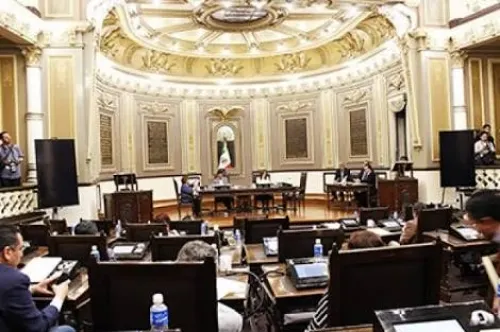 Congreso realizará sesión solemne para recibir informe de Barbosa