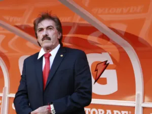 La Volpe sería presentado esta tarde como DT de América
