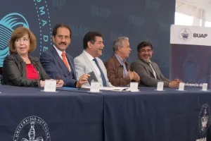 BUAP fortalece la comunidad del conocimiento: Esparza