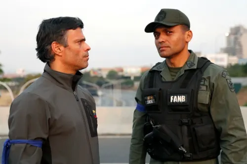 Canciller chileno confirma salida de Leopoldo López a embajada española
