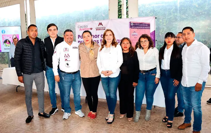 cecilia-arellano-entrega-pases-clinicos
