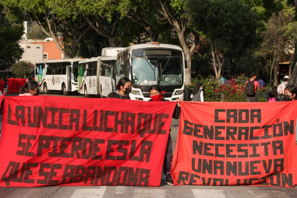 Normalistas de Teteles