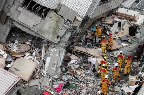 Se eleva a 12 número de muertos tras sismo en Taiwán