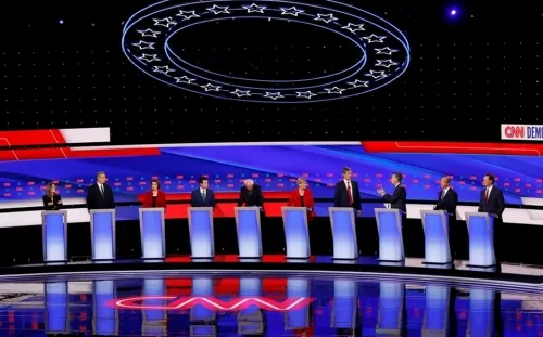Debate demócrata, centrado en ataques a Sanders y Warren
