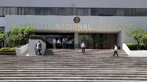 Avala INE distritación en Puebla para 2016