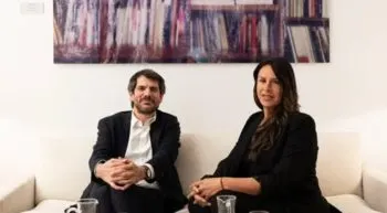Ministro de Cultura de España se distancia de Karla Sofía Gascón tras la polémica por sus tuits