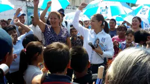 Mujeres refrendan confianza en Angélica Ramírez