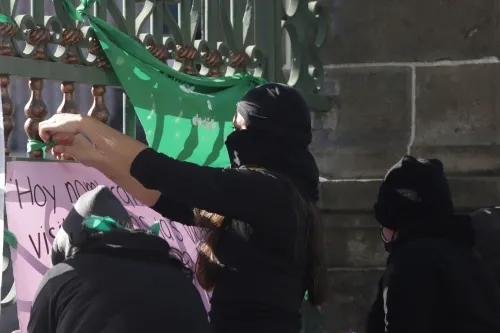 Piden no radicalizar protestas para exigir despenalización aborto