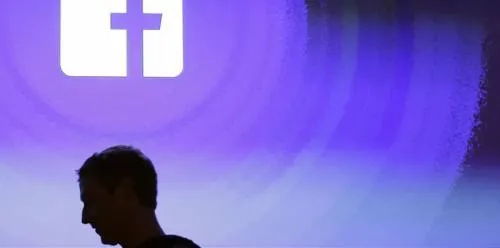 Para Zuckerberg, usuarios deberían asumir que sus datos están expuestos