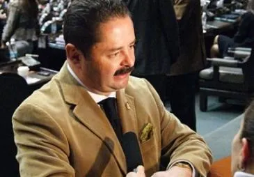 Pide CEN del PRI renuncia a candidato por comentarios contra mujeres