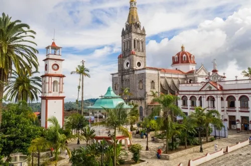 Piden ayuda para artesanos de Cuetzalan; vivían del turismo