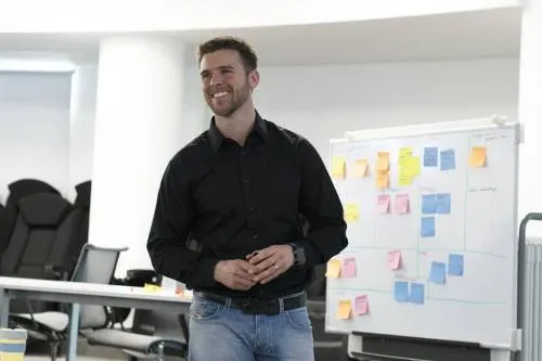 Presenta experto de Silicon Valley puntos clave sobre la resolución de problemas