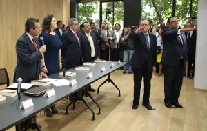 PRI toma protesta a Comisión del Centenario de la Constitución