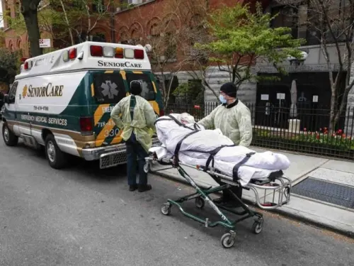 Bajan más del 70 por ciento las hospitalizaciones en Nueva York