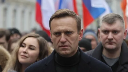 Político opositor a Putin cae en coma tras presunto envenenamiento