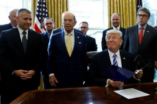 Trump limita opciones de asilo a Caravana Migrante en la frontera con México