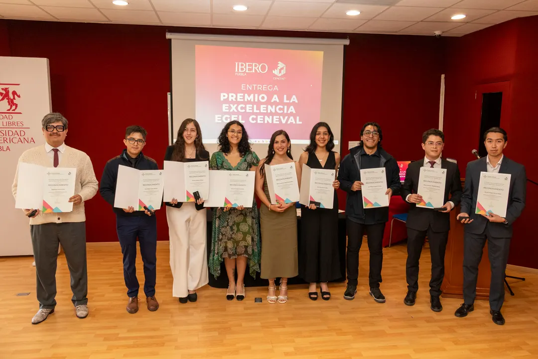 Talentos Ibero Puebla reciben Premio Ceneval de Excelencia EGEL