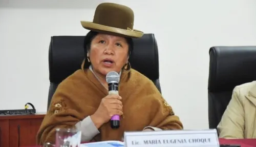 Detienen a la expresidenta del Tribunal Electoral de Bolivia, después de renunciar