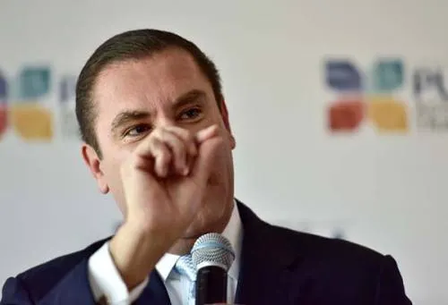 La quirúrgica operación morenovallista de tres bandas para 2018
