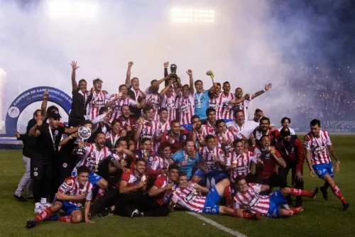 Atlético de San Luis contrata a defensa argentino Joaquín Laso