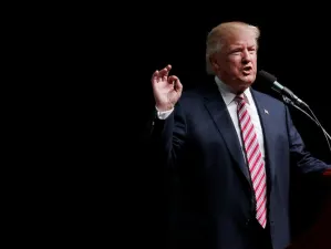 Trump enfrenta 60 demandas; podrían congelar órdenes ejecutivas