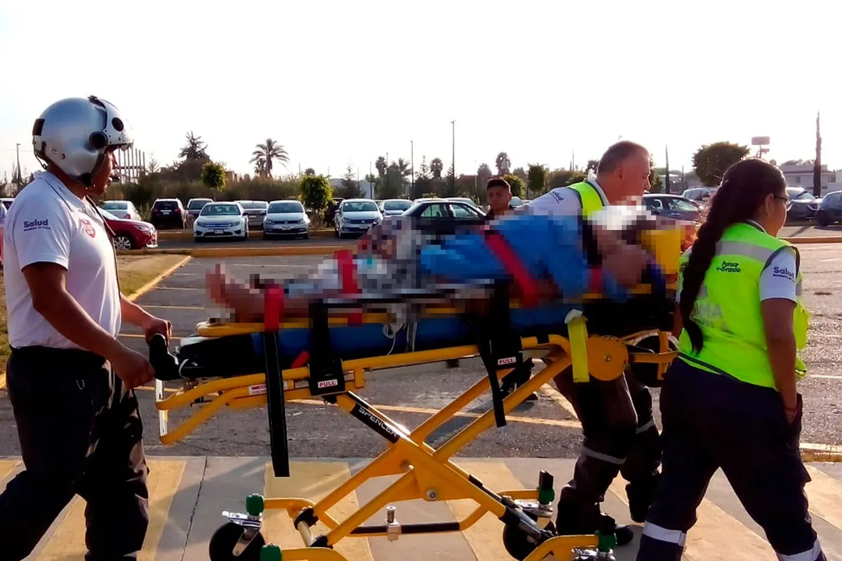 Con traslado aéreo de emergencia, Gobierno de Puebla salva paciente crítico desde Izúcar de Matamoros