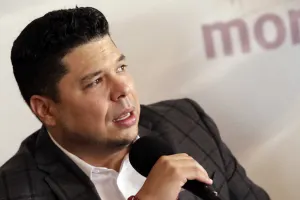 Propone Morena subsidio al transporte con recursos de fotomultas