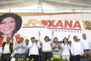 Senadores cobijan a Roxana Luna al terminar campaña en Cholula