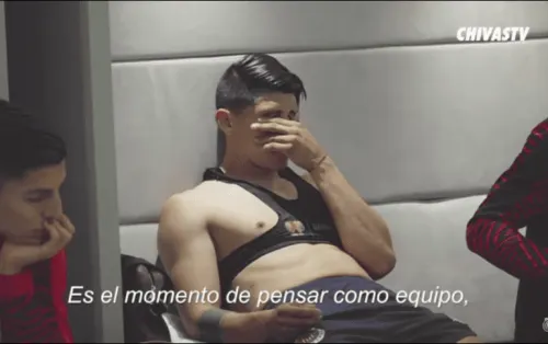 Chivas muestra ambiente en el vestidor tras derrota ante Lobos