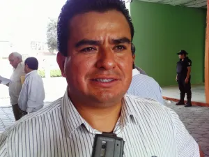 Carlos Barragán, súper chapulín apoyado por secciones del PRI