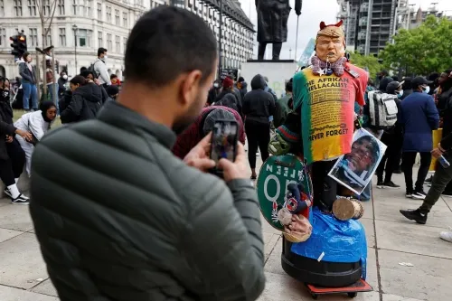 ‘El racismo es la pandemia’, así marchan miles en todo el mundo